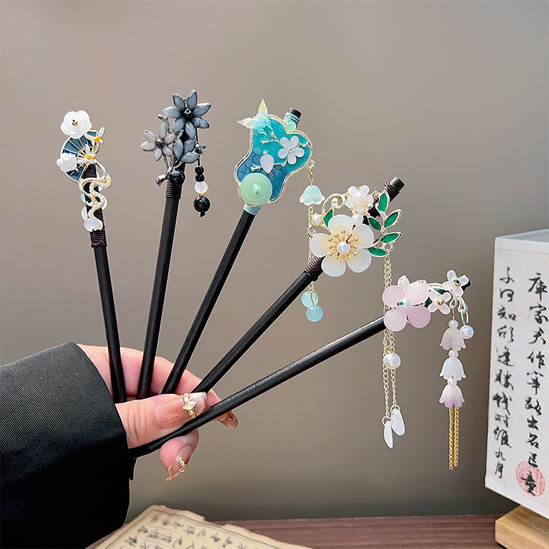 Classic Tassel Hair Stick Blac - đánh giá và giá Tech Accessories For Women